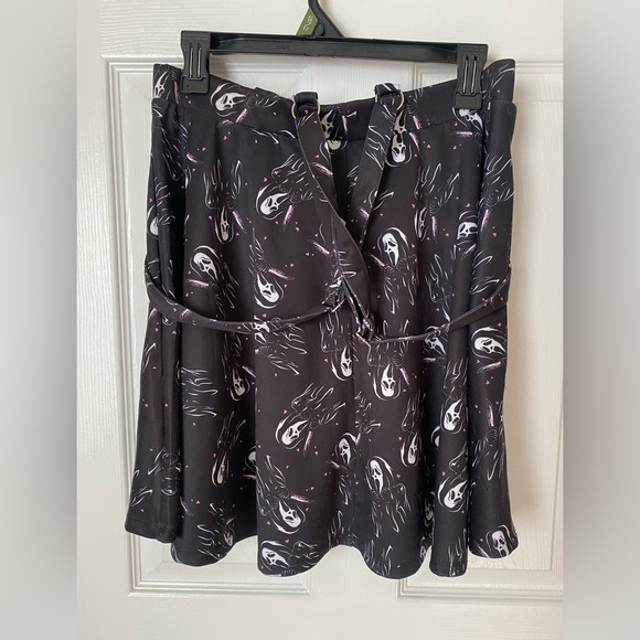 NWT Hot Topic Scream Ghost Face Suspender Skirt Size XL - Picture 4 of 6